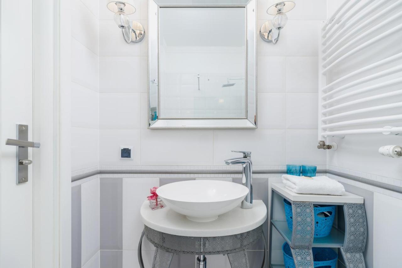 Modern Apartment Lubicz Krakow By Noclegi Renters Exterior photo